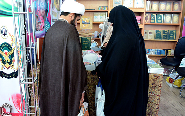 چرا عمده طلاب از این نمایشگاه بازدید نمی کنند؟!